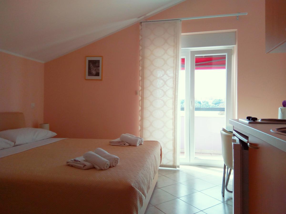 Aparthotel Viola