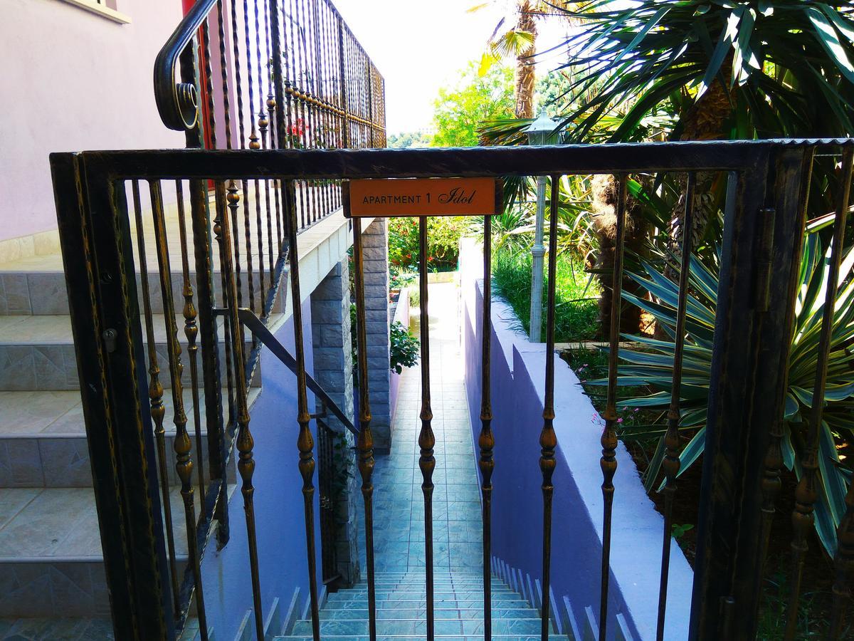 Viola Aparthotel 4*