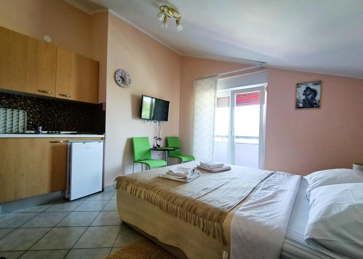 Aparthotel Viola Pjescana Uvala